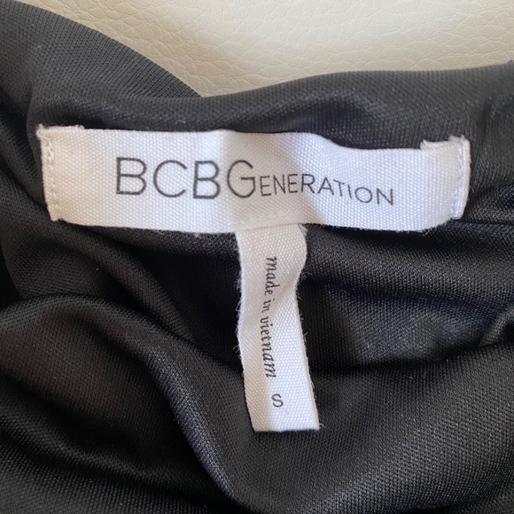 BCBGeneration festive long sleeve dress - Picture 6 of 6